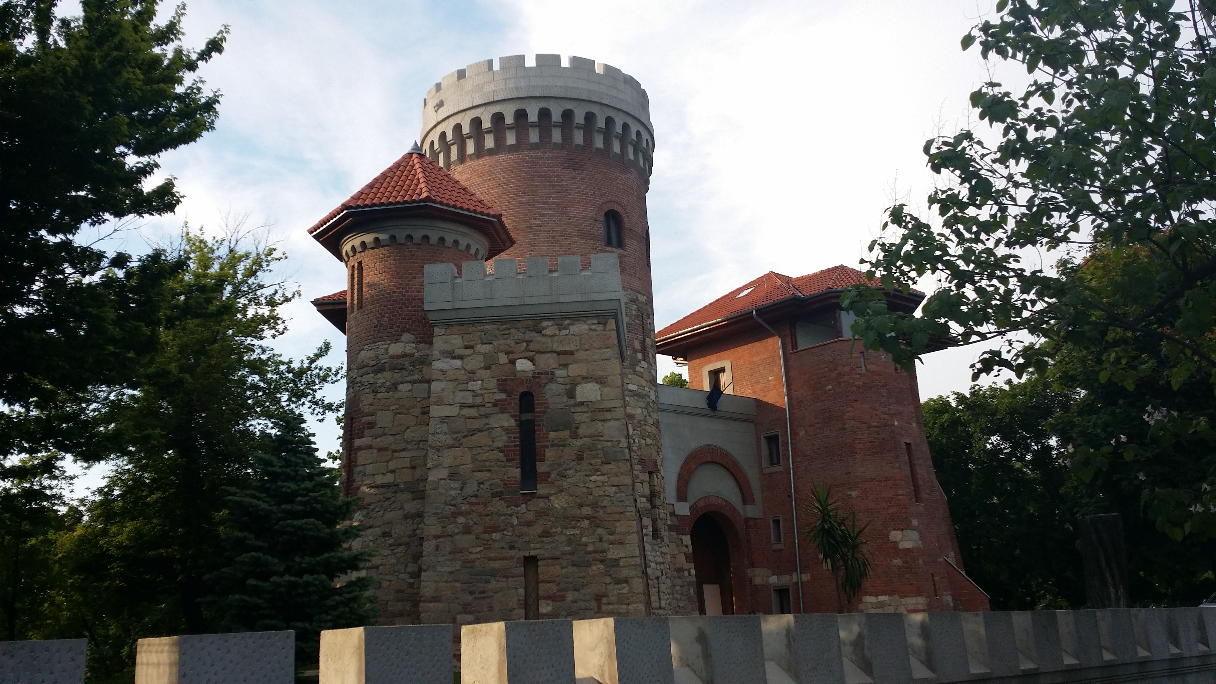 Vlad Ţepeş Cetatea Poienari Bucuresti Parcul Carol Epistole.Ro